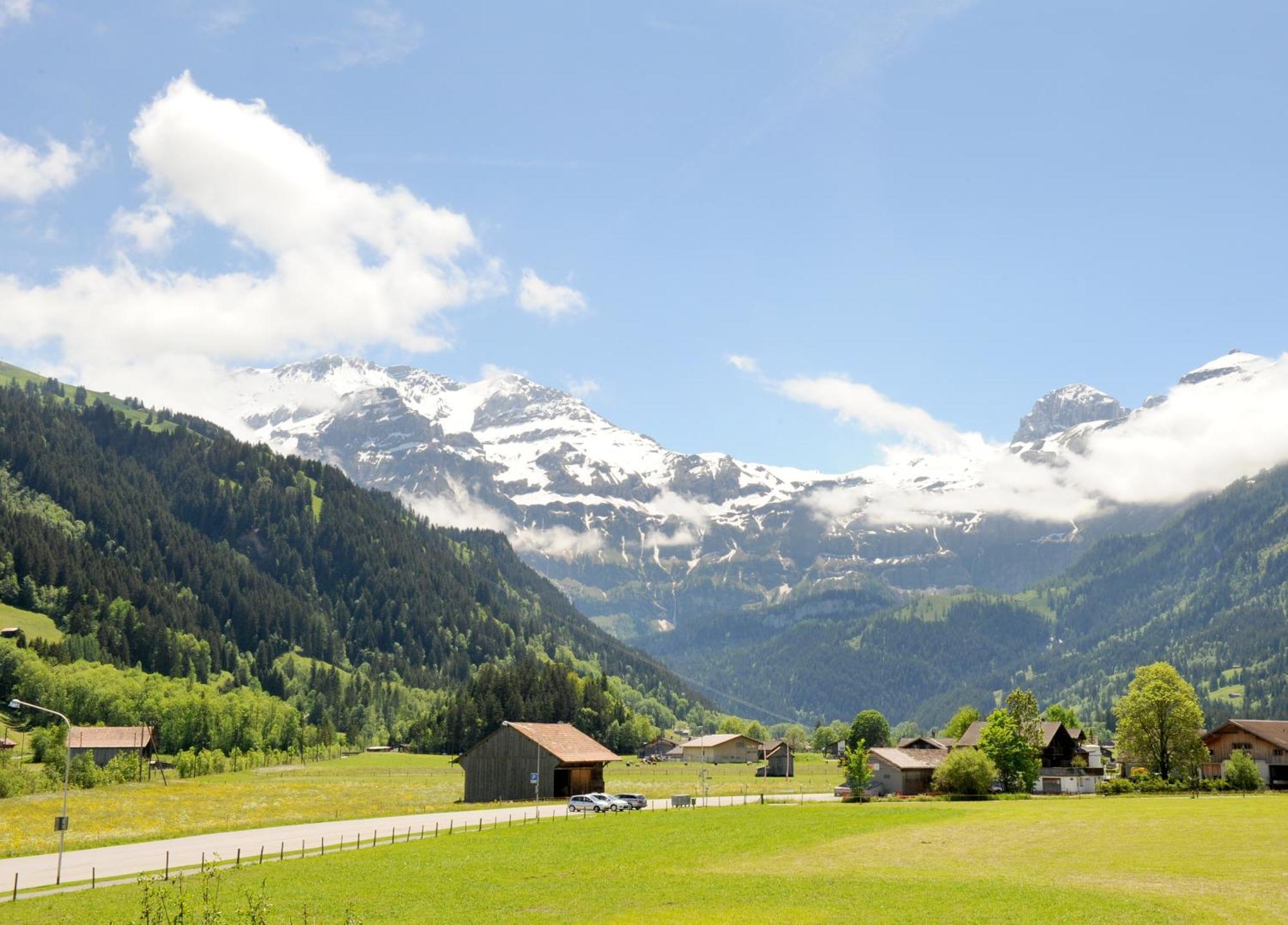 Ferienlenk Mountain Village Buitenkant foto